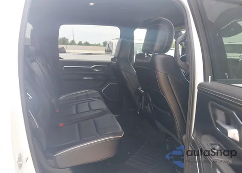 2024 Ram 1500 Laramie 4X2 5'7 Box z USA, uszkodzony, nr VIN 1C6RREJT8RN220111